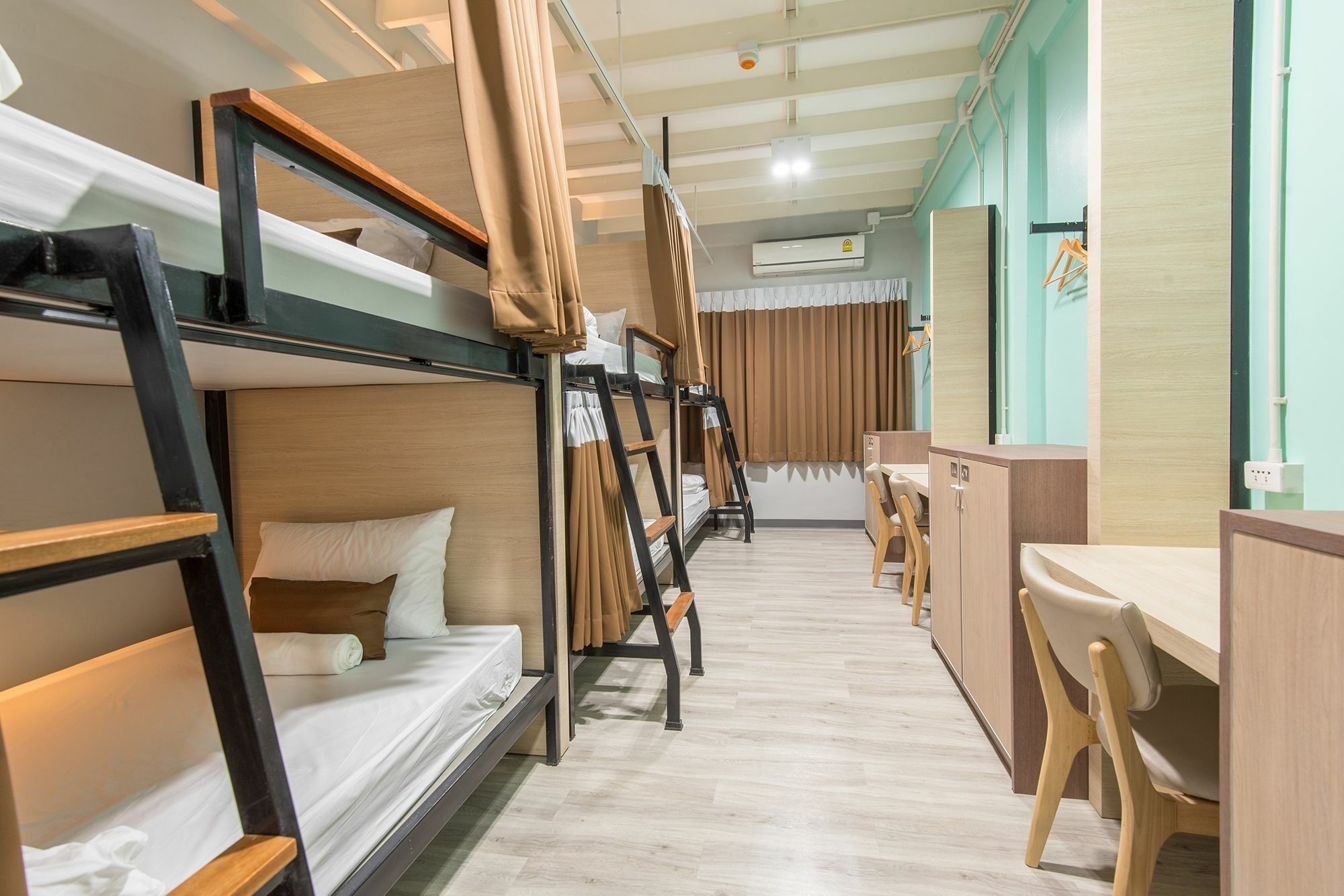 Siam Stadium Hostel Bangkok Bagian luar foto